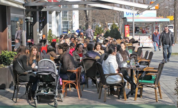 Hercegovina prkosi, kafići puni, korone nema Kafici