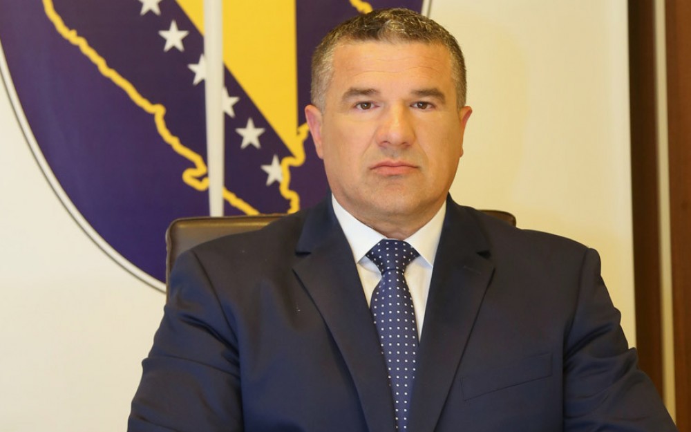Najtraženiji bjegunac iz BiH navodno viđen u Vinjanima Donjim Najtraženiji bjegunac iz BiH navodno viđen u Vinjanima Donjim