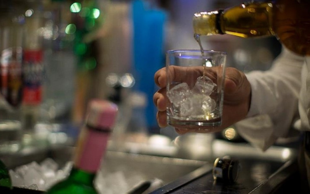 Djeca u BiH već s 13 godina počinju s konzumiranjem alkohola Djeca u BiH već s 13 godina počinju s konzumiranjem alkohola