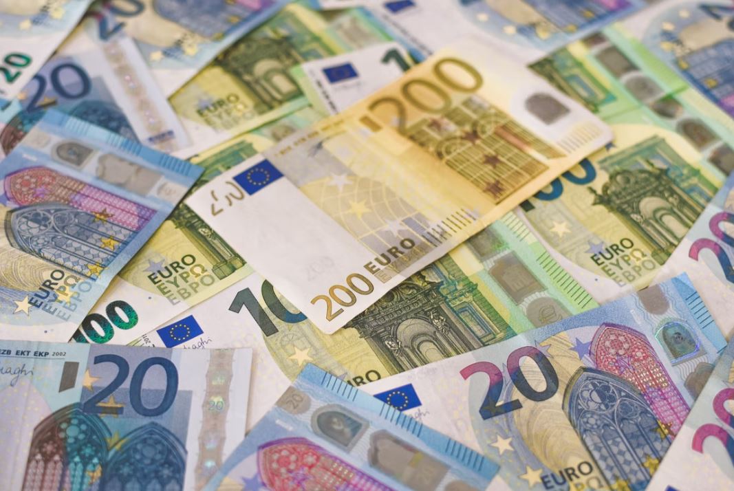 Pogledajte kome je dodijeljeno nešto manje od milijun eura za projekte Hrvata izvan Hrvatske Pogledajte kome je dodijeljeno nešto manje od milijun eura za projekte Hrvata izvan Hrvatske