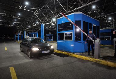 31.12.2022., Bregana – Podizanjem rampe i sampanjcem proslavljen ulazak Republike Hrvatske u schengenski prostor na granicnom prijelazu Bregana. Photo: Luka Stanzl/PIXSELL