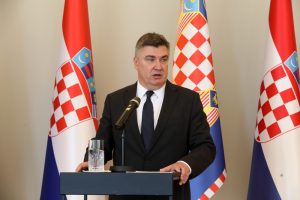 Milanović: “BiH je trapavo, traljavo, nesposobno vođena kolonija na kojoj se iživljava šačica birokrata” Milanović: “BiH je trapavo, traljavo, nesposobno vođena kolonija na kojoj se iživljava šačica birokrata”