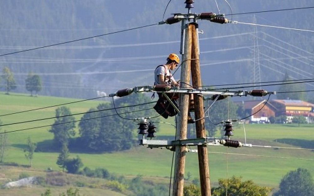 Gospodarstvenicima u Federaciji za 2024. predložena viša cijena električne energije za čak 70 posto Gospodarstvenicima u Federaciji za 2024. predložena viša cijena električne energije za čak 70 posto