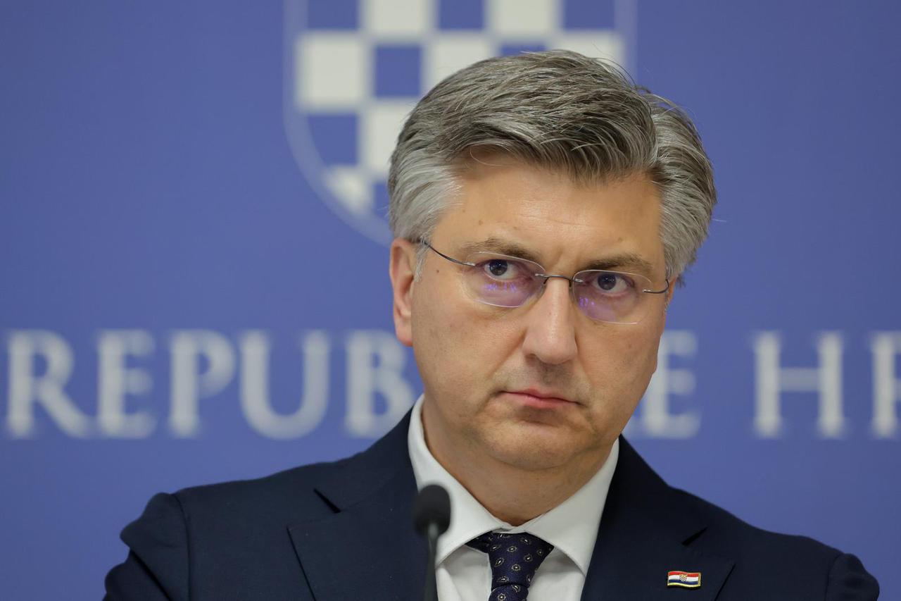 Plenković: ‘Danas popodne razriješio sam ministra Banožića s dužnosti’ Plenković: ‘Danas popodne razriješio sam ministra Banožića s dužnosti’