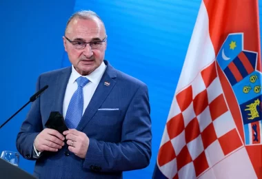 Diplomatski kontakti