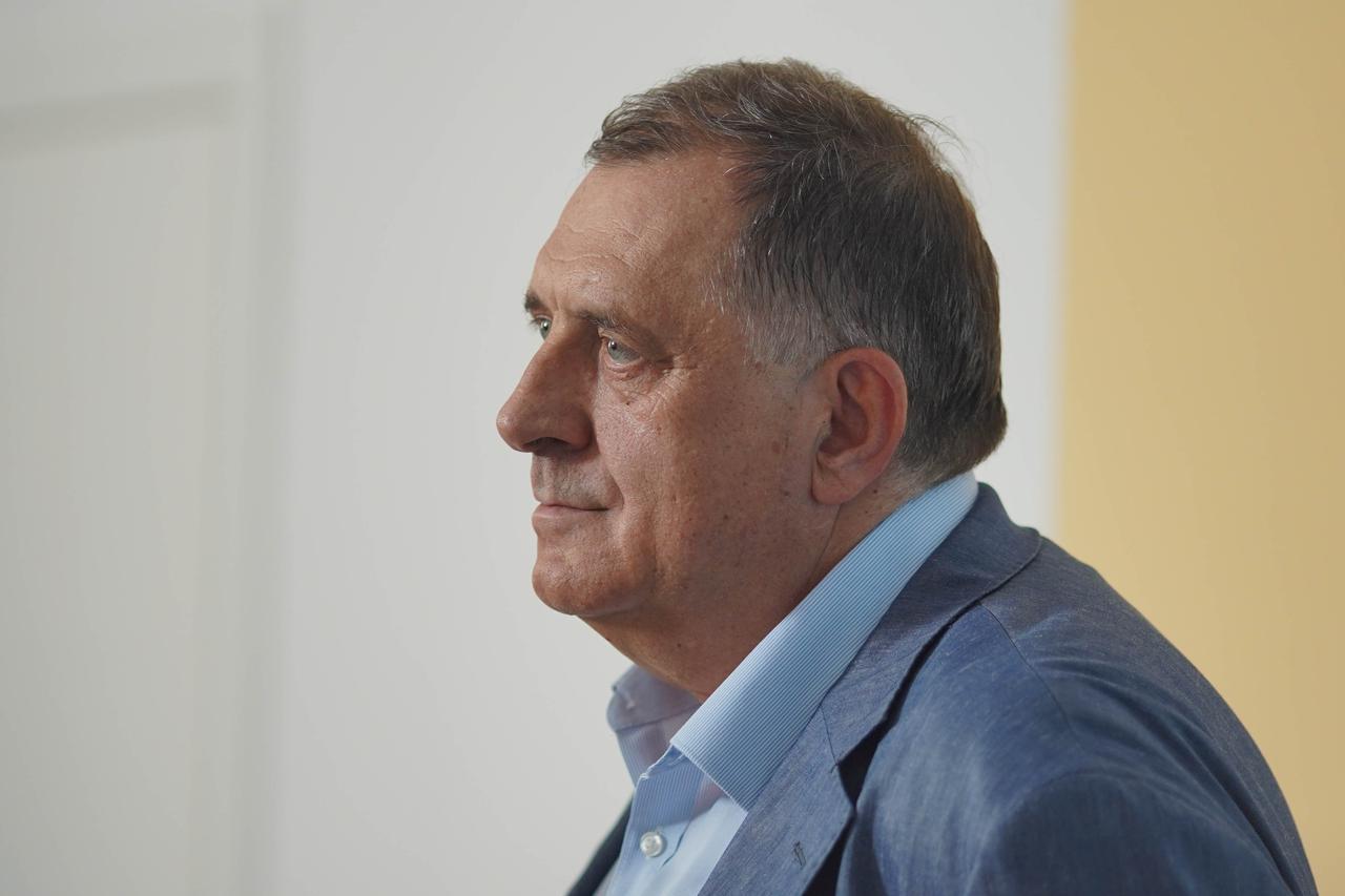 Dodik najavio kandidaturu za predsjednika RS i za sljedeći mandat Dodik najavio kandidaturu za predsjednika RS i za sljedeći mandat