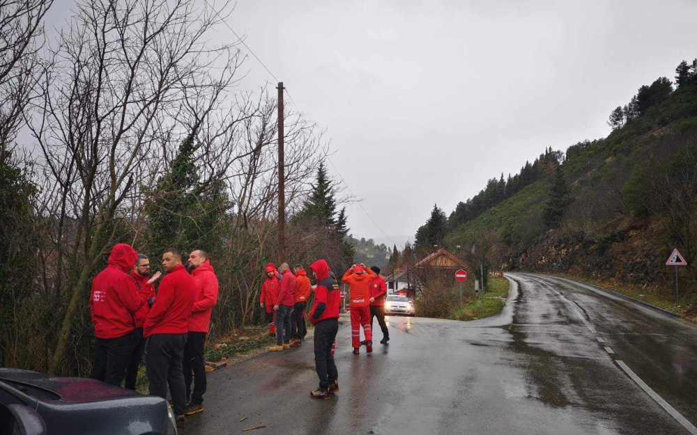 Visok vodostaj: Nije moguće izvršiti zaron u Bregavu na mjestu gdje su pronađeni dijelovi vozila Visok vodostaj: Nije moguće izvršiti zaron u Bregavu na mjestu gdje su pronađeni dijelovi vozila
