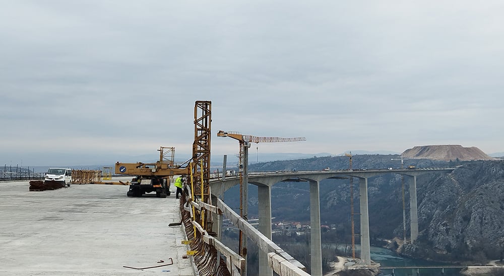 Prve fotografije sanacije pukotine na mostu Počitelj