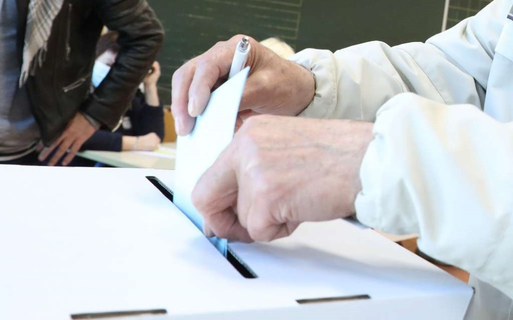 Poziv na registraciju birača u inozemstvu za glasovanje na izborima u Hrvatskoj Poziv na registraciju birača u inozemstvu za glasovanje na izborima u Hrvatskoj