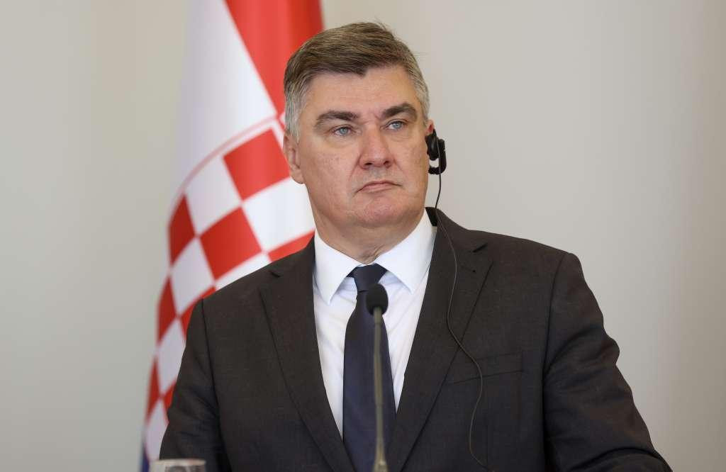 Milanović: “Neću odstupiti s pozicije predsjednika dok ne pobijedim na izborima za premijera” Milanović: “Neću odstupiti s pozicije predsjednika dok ne pobijedim na izborima za premijera”