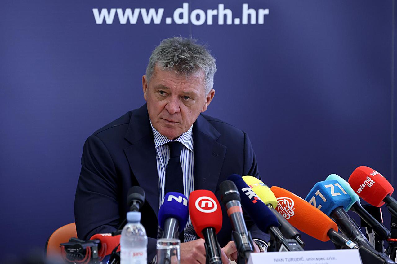 Turudić otkrio svoje prve korake: Ništa mi nije teško, baš me briga za pritiske. Oni su prvenstveno medijski Turudić otkrio svoje prve korake: Ništa mi nije teško, baš me briga za pritiske. Oni su prvenstveno medijski