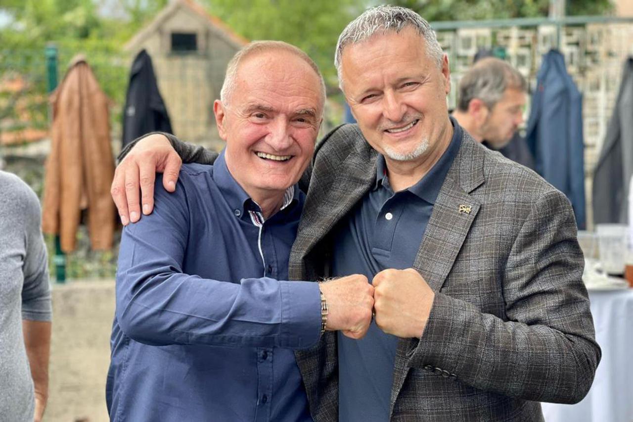 Mate Bulić otkrio u kakvom je stanju Thompsonov sin: ‘Moram reći da je moj kum Ante…’ Mate Bulić otkrio u kakvom je stanju Thompsonov sin: ‘Moram reći da je moj kum Ante…’