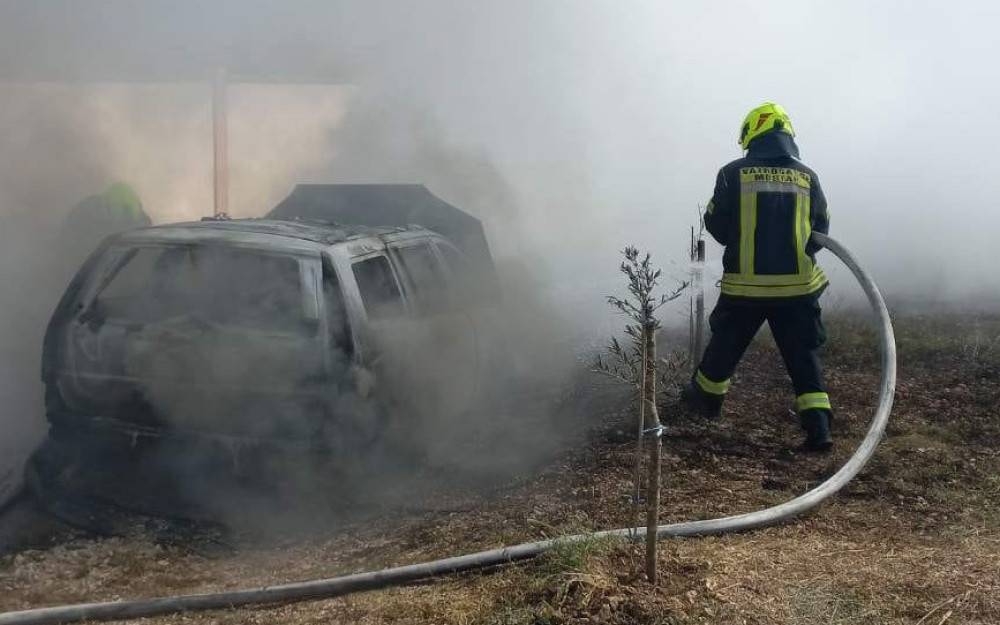 Mostarski vatrogasci po velikoj vrućini gasili dva požara