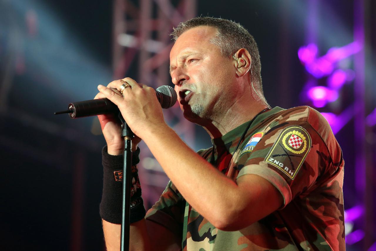 Marko Perković Thompson pokazao kako teku pripreme za koncert u Imotskom Marko Perković Thompson pokazao kako teku pripreme za koncert u Imotskom