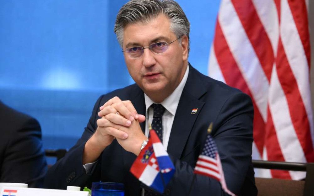 Hrvatskoj od posebnog značaja stabilnost BiH koja je moguća punom ravnopravnošću triju konstitutivnih naroda Hrvatskoj od posebnog značaja stabilnost BiH koja je moguća punom ravnopravnošću triju konstitutivnih naroda