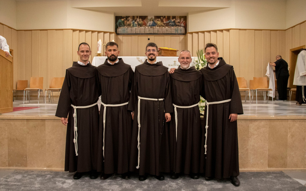 Petorica franjevaca položila svečane redovničke zavjete u Posušju Petorica franjevaca položila svečane redovničke zavjete u Posušju