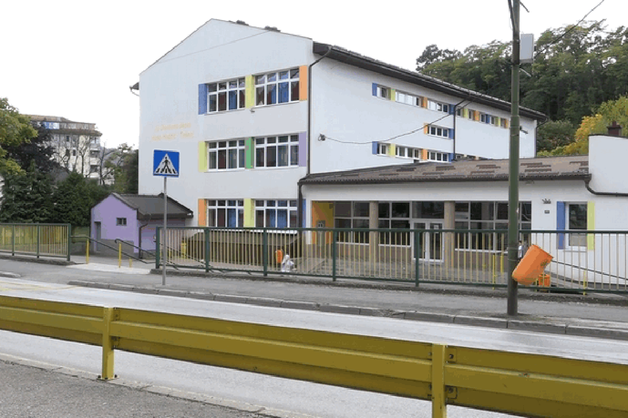 Sedmogodišnjaci brutalno pretukli vršnjaka, dječak završio na operaciji Sedmogodišnjaci brutalno pretukli vršnjaka, dječak završio na operaciji