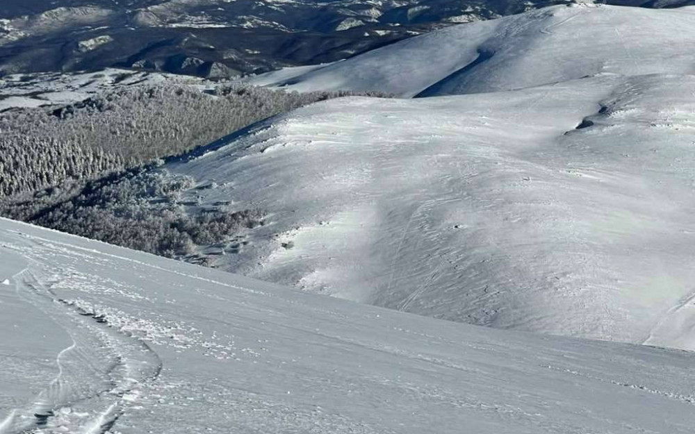 Pet skijaša poginulo u lavinama u francuskim Alpama Pet skijaša poginulo u lavinama u francuskim Alpama