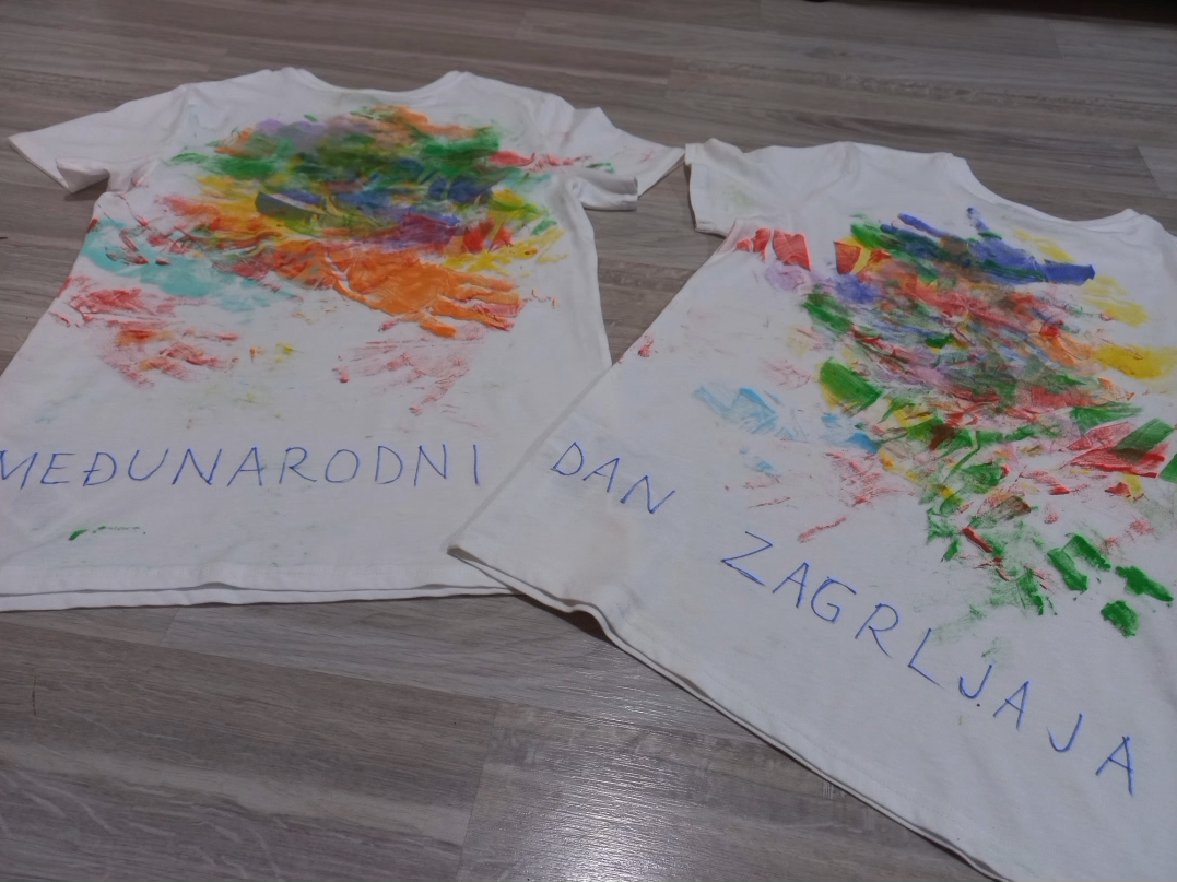 Danas je međunarodni dan zagrljaja! Evo kako su ga obilježili u dječjem vrtiću Veseli školarac Danas je međunarodni dan zagrljaja! Evo kako su ga obilježili u dječjem vrtiću Veseli školarac