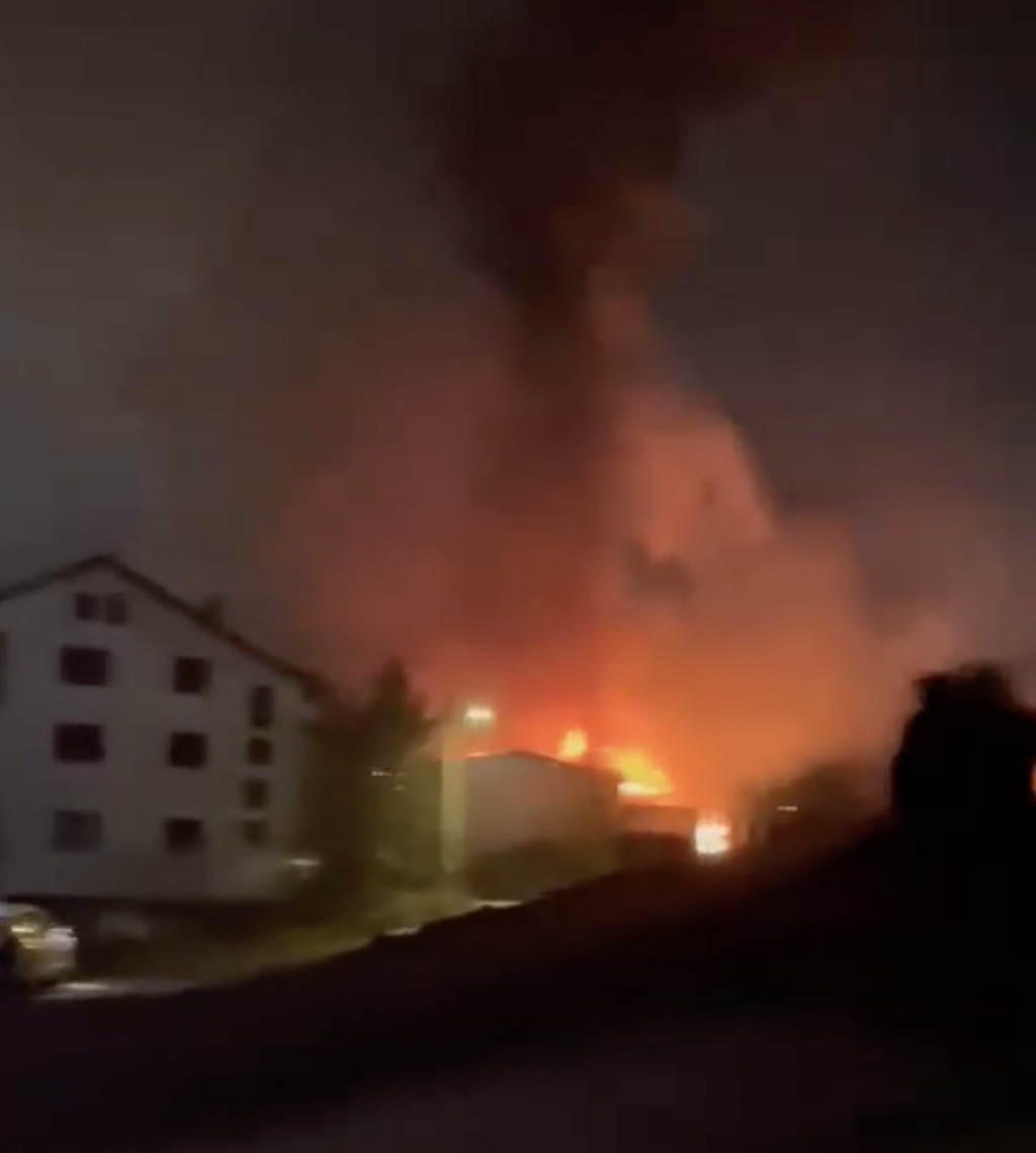 Tragedija u Makedoniji: Požar u diskoteci usmrtio najmanje 50 ljudi, brojni ozlijeđeni Tragedija u Makedoniji: Požar u diskoteci usmrtio najmanje 50 ljudi, brojni ozlijeđeni