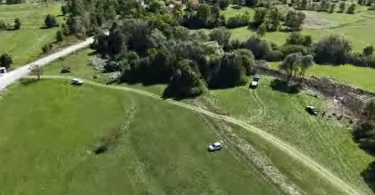 Zračni snimak očišćenog korita rijeke Ugrovače sa vidljivim radovima na čišćenju tijekom preventivnih mjera