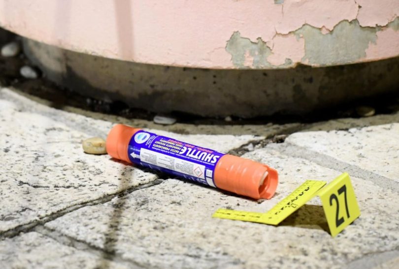 Signalna raketa s mjernom vrpcom na mjestu pregleda