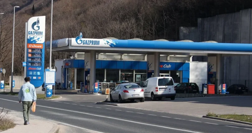 W 1223162 1235