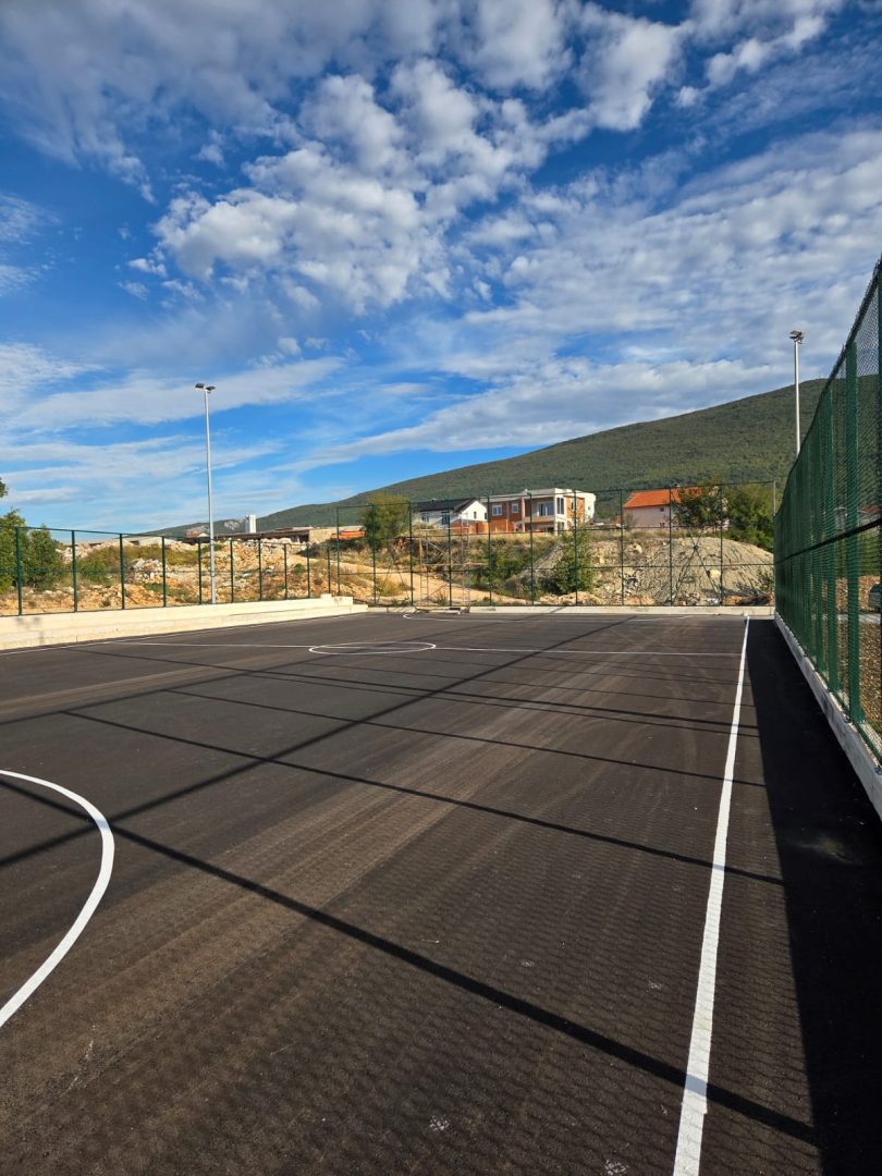 Uređena zelena površina sa sportskim terenima u Carskom gaju, Posušje