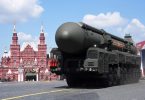 Ruska vojska prikazuje balističko-raketnu установku na vojnoj паради