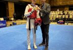 Taekwondoist David Milićević pozira s osvojenom zlatnom medaljom i trofejom nakon pobjede na BiH Openu