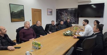 Službeni prijem Općine Posušje za članove klape Grga u konferencijskoj dvorani