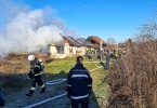 Vatrogasci gase požar obiteljske kuće s očitim materijalnim štetama