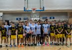Mladi košarkaši i treneri KK Posušje u sportskoj hali tijekom turnira u Berlinu