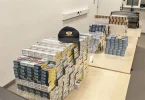 Zaplijenjene kutije cigareta tijekom carinske kontrole na granici