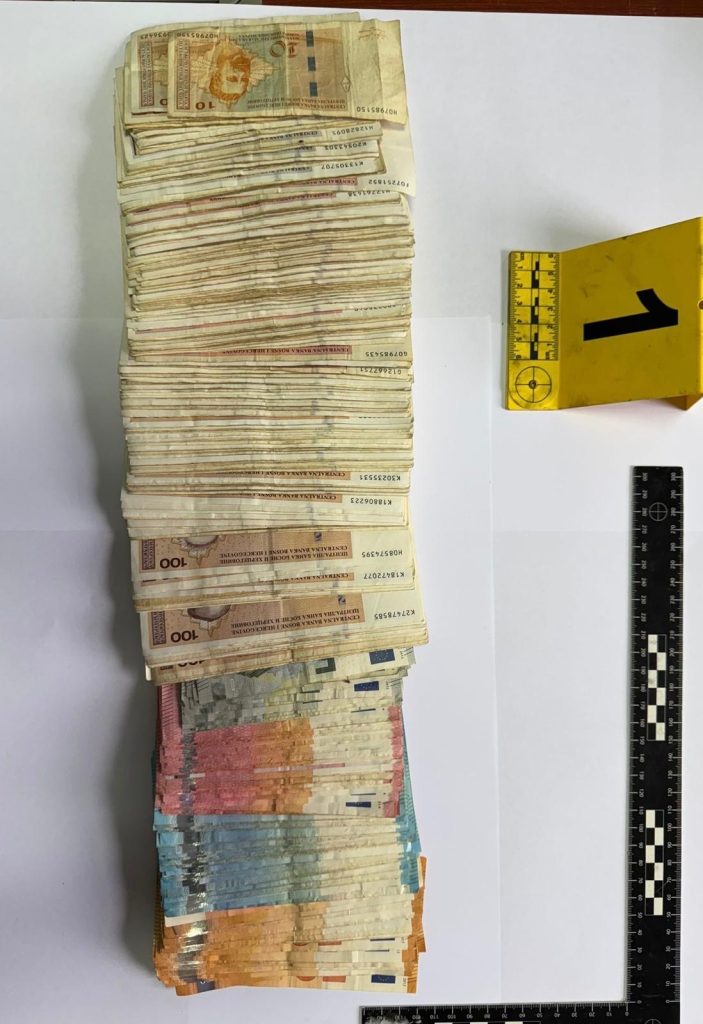 073b59bc 02cd 4406 8cd7 8e83aec95b2d