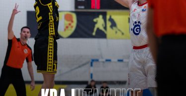 Košarkašu Posušja šutira za koš tijekom utakmice protiv Rame