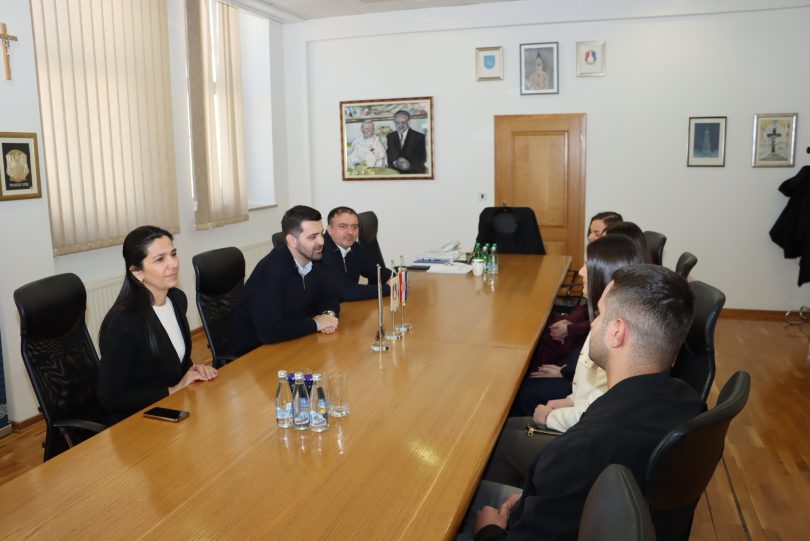 652678827 1242521447969469 4811058767669122525 n