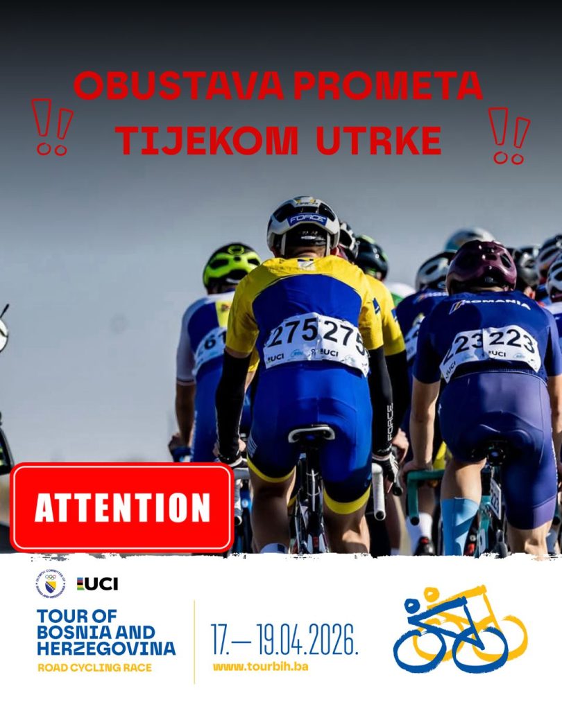 Grupa biciklista u natjecateljskim dresovima vozi se u koloni tijekom Tour of BiH utrke