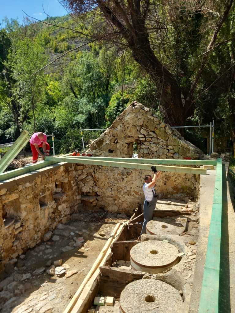 a71b3c90 a8d5 4648 8e4a 452d6a862007