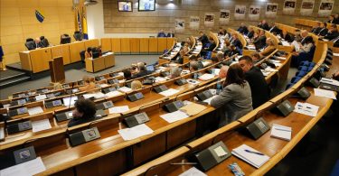 Plenarni dio Parlamenta Federacije BiH tijekom sjednice sa zastupnicima na mjestima