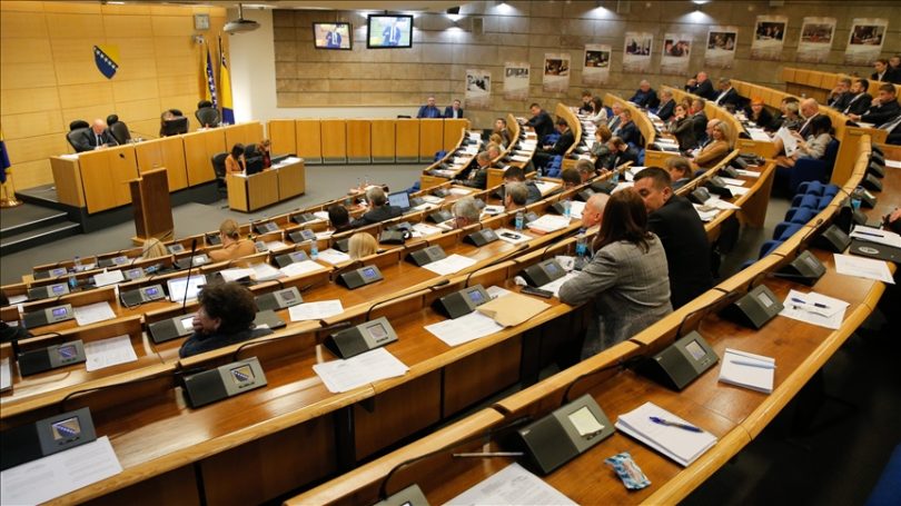 Plenarni dio Parlamenta Federacije BiH tijekom sjednice sa zastupnicima na mjestima