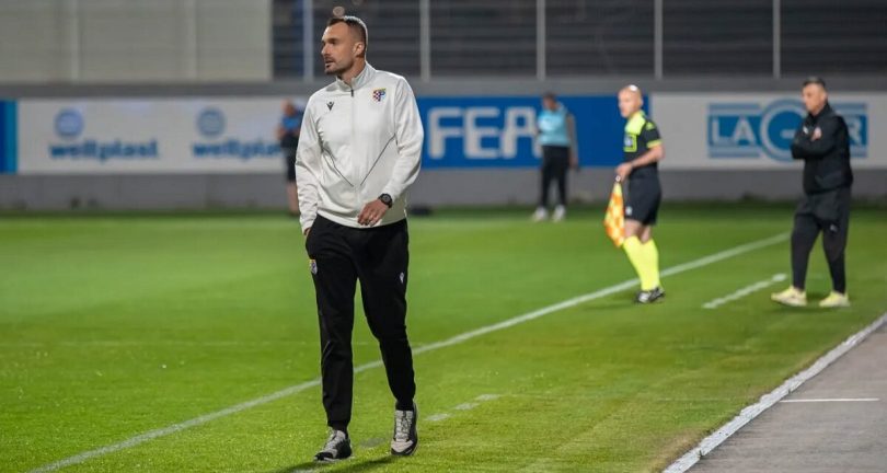 Trener Dario Bašić na terenu tijekom treninga