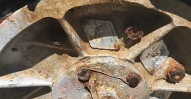 iskopan ostatak kasetne bombe iz bombardiranja 199