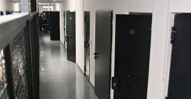 nakon brutalnog ubojstva u drni u hrvatska uvodi d