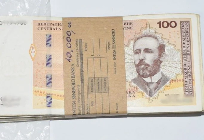 oruzje i novac