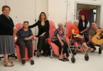 zaklada svjetlo nade razgovarala je s onkoloskim pacijentima u mostaru o njihovim potrebama a druzenje su obiljezili pjesma osmijesi i zajednistvo 65875761