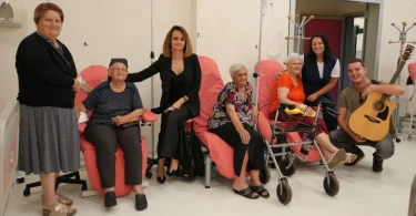 zaklada svjetlo nade razgovarala je s onkoloskim pacijentima u mostaru o njihovim potrebama a druzenje su obiljezili pjesma osmijesi i zajednistvo 65875761