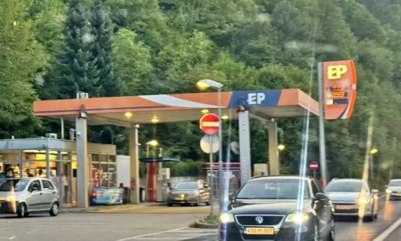 filmska plja ka u konjicu kroz wc probili zid do s