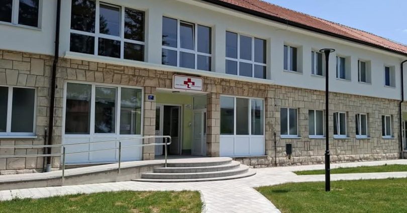 lije nica koja je hvalila ratnog zlo inca mladi a