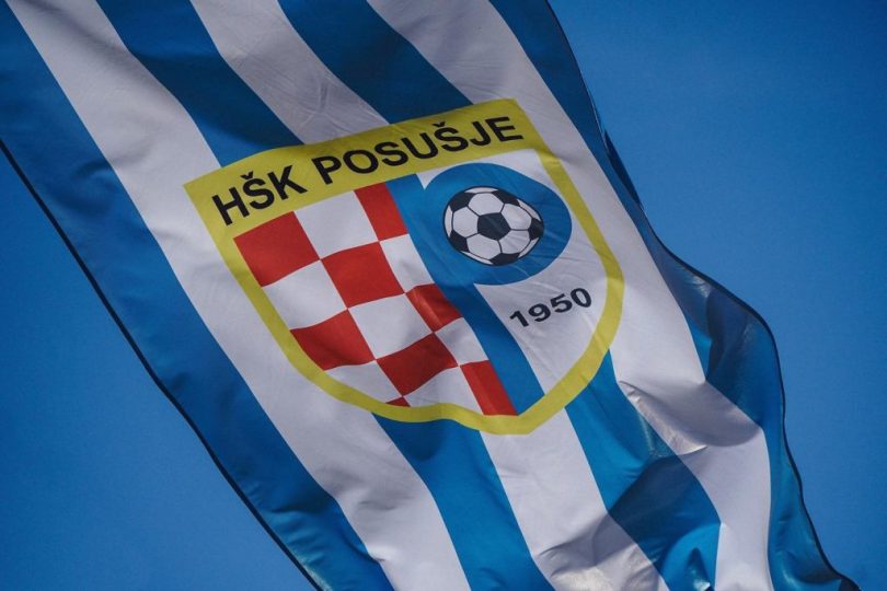 posu je tra i prvu pobjedu na mokri dolac sti e zv